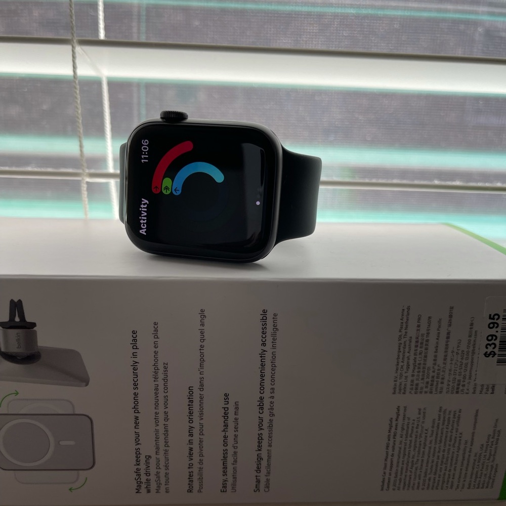 SOLD!👀Authentic APPLE WATCH SE
